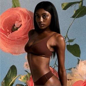 Skims Naked Plunge Bra Bralette in Cocoa Sz Large DD